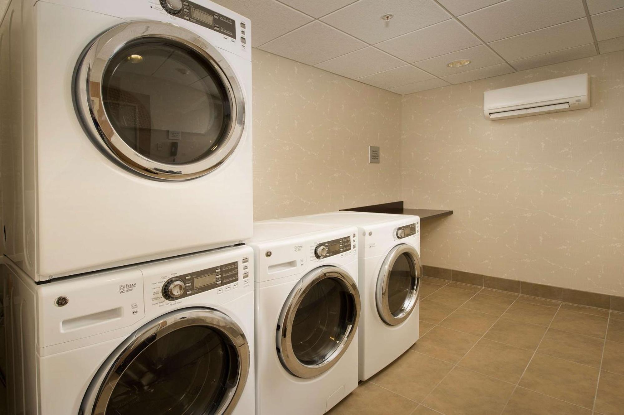 Hampton Inn & Suites Baltimore/Woodlawn Esterno foto