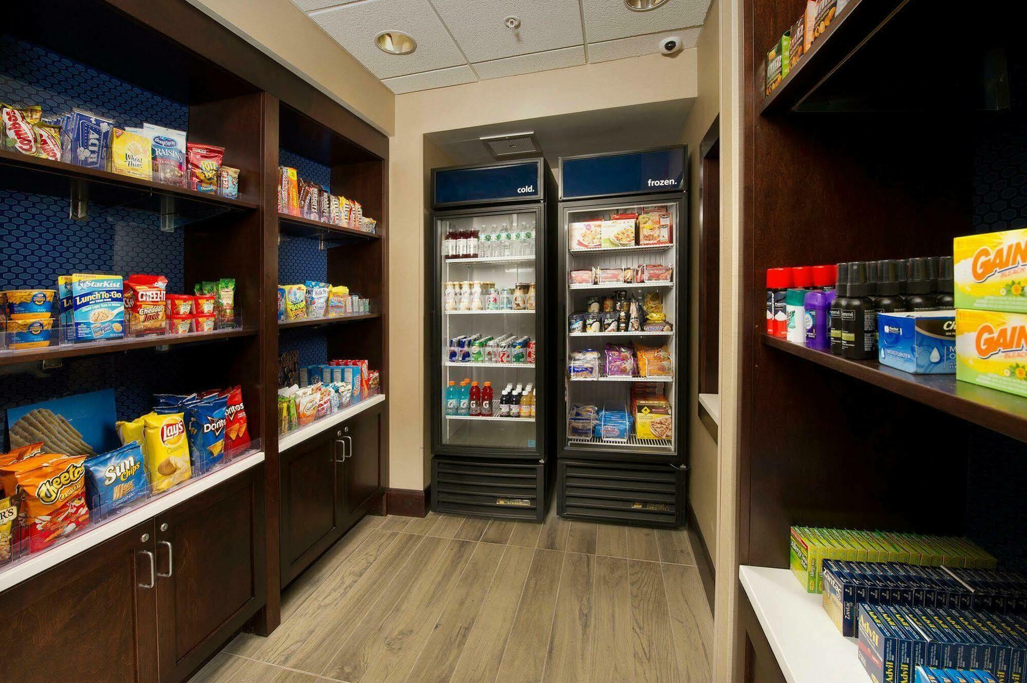 Hampton Inn & Suites Baltimore/Woodlawn Esterno foto